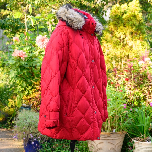 Land’s End Down-filled Expedition Red puffer Jacket w/faux-fur insulated hood - Picture 2 of 5